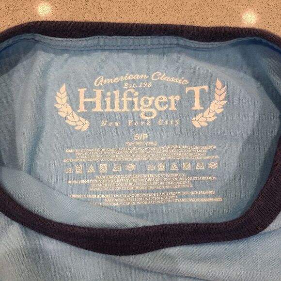 Tommy Hilfiger Men's Tee - Picture 4 of 4